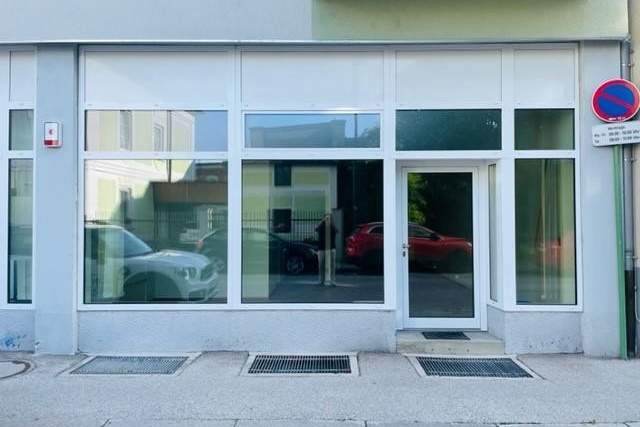 71 m² Geschäftslokal mit ca. 6 m langer Auslagenfront, Gewerbeobjekt-miete, 784,73,€, 4600 Wels(Stadt)