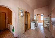 ++NEU++ 1,5-Zimmer Altbau-Wohnung (sanierungsbedürftig), viel Umbaupotenzial