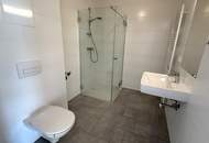 Günstige Neubauwohnung mit MEGA-SÜD-BALKON (11,87m²) nahe Akademiepark