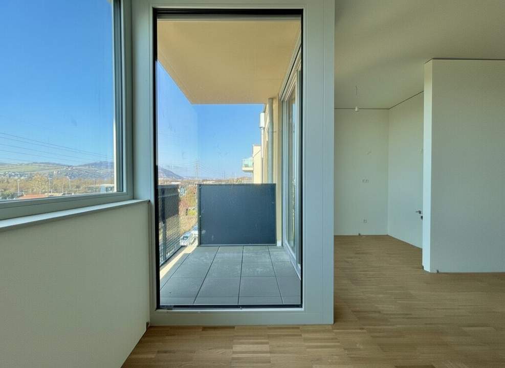 ERSTBEZUG | Außenflächen mit direktem Blick auf den Kahlenberg | vollausgestattete Küchen | Fußbodenheizung und Fußbodenkühlung