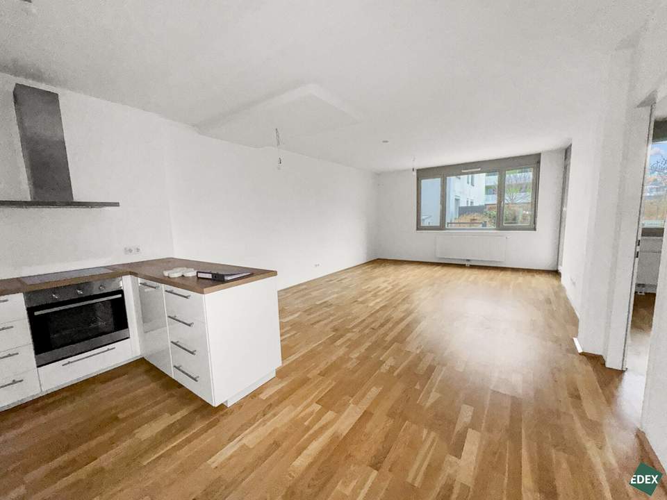 Attraktive 4-Zimmer Wohnung mit Garten und Terrasse nahe Siemens AG