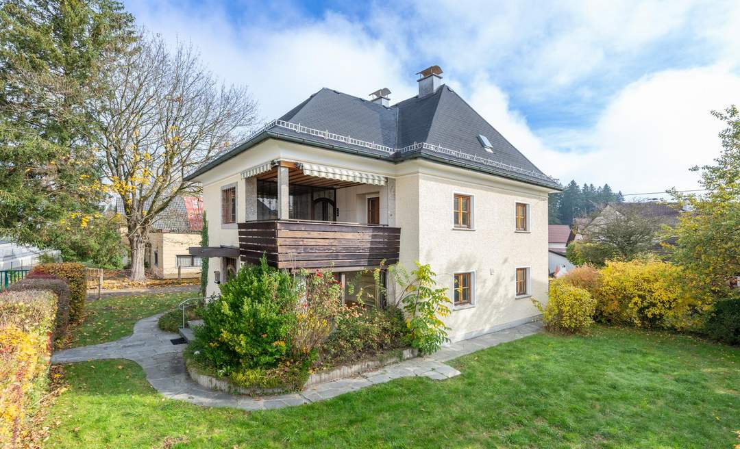 Bürmoos: Grundstück mit Altbestand ca. 694 m² – grüne Lage mit viel Potenzial