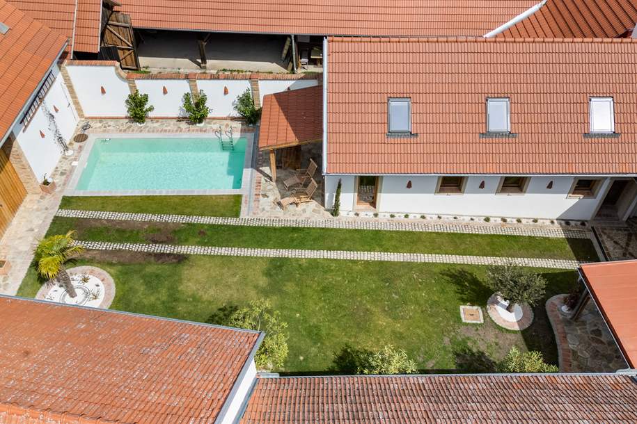 Renovierter, historischer Vierkanthof - nur 40 Minuten von Wien im westlichen Weinviertel, Haus-kauf, 1.290.000,€, 3704 Hollabrunn