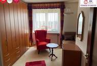 Helles Wohnambiente mit Loggia und privatem Stellplatz