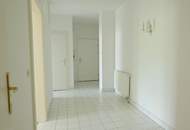 Gepflegte 3-Zimmer Wohnung mit Loggia und Grünblick!