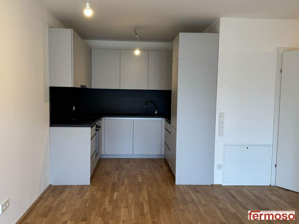ERSTBEZUG! MODERN LIVING!