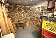 Gepflegtes großes Einfamilienhaus mit überdachtem Pool!