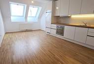 WASAGASSE, FERNBLICK, sonniges 92 m2 Dachgeschoß mit 6 m2 Balkon, 3 Zimmer, Wohnküche, 2 Bäder, Parketten, Hofruhelage