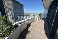 ERSTBEZUG: Doorman, exklusiver Members Club (Gym, Sauna, Pool, Bar), Lounge - Top Ausblick