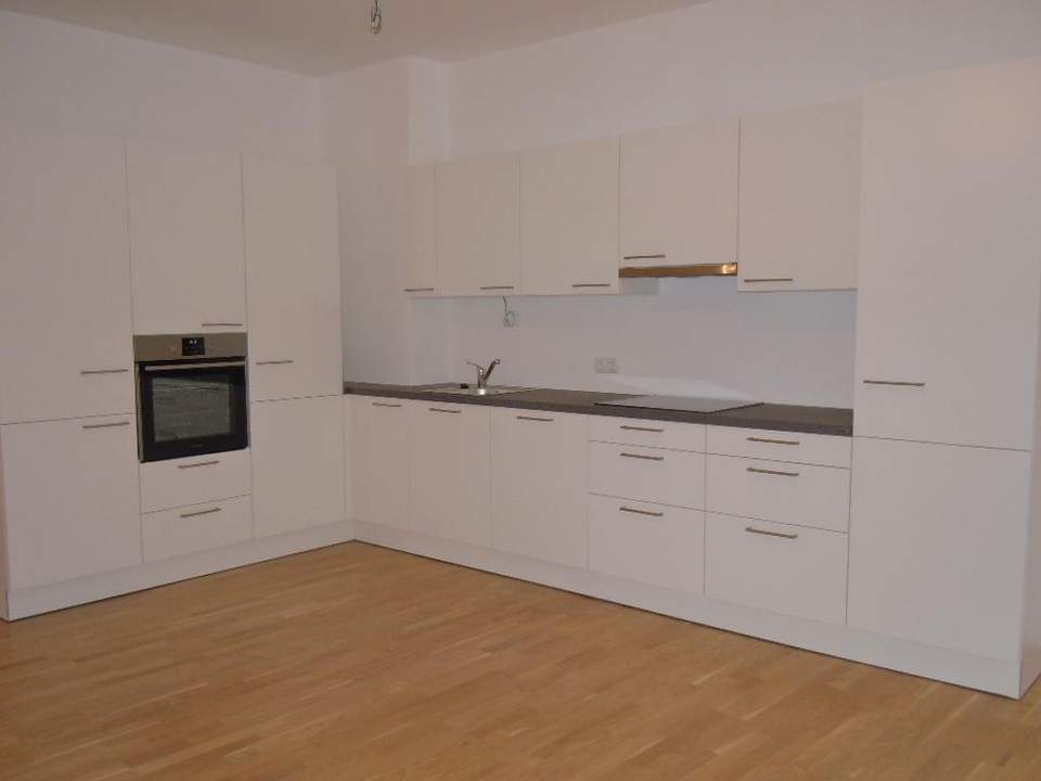 100 % Altbau-Feeling - Helle, geräumige 2-Zimmer-Wohnung im Linzer Stadtzentrum