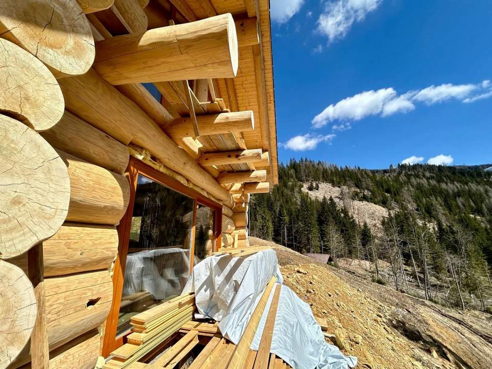 Rundstamm-Chalet mit Freizeitwohnsitzwidmung auf 1.200 m – Rückzugsort in den Alpen