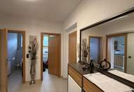 Exklusive Wohneinheit im Eckreihenhaus mit Luxusgarten &amp; Pool // Exclusive unit in a corner townhouse with a luxurious garden and pool //
