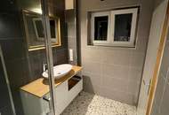 Zwei Häuser, ein Grundstück: Ihr neues Zuhause mit laufenden Mieteinnahmen