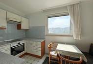 Helle 2-Zimmer-Wohnung mit Loggia und guter Anbindung