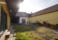 Modernisiertes Landhaus mit Garten und umschlossenen Innenhof
