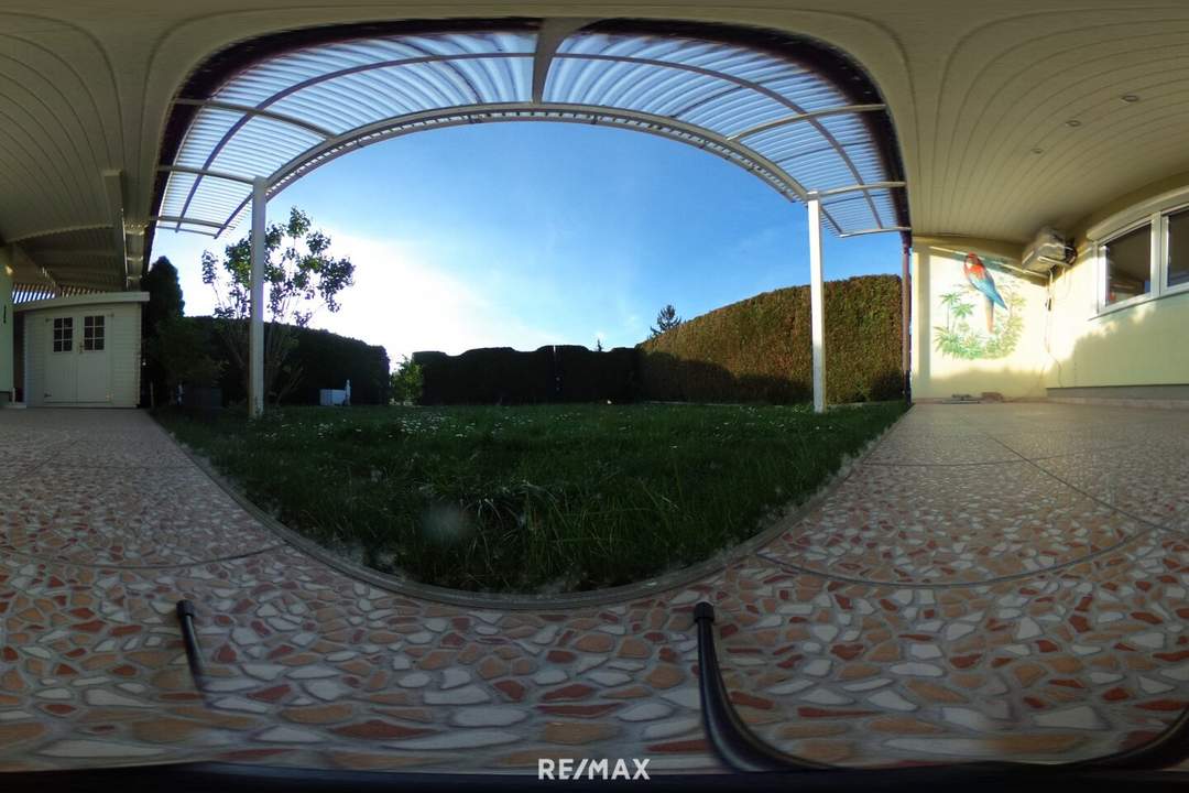 WERTANLAGE: Badehaus direkt am Wasser !