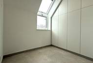 Neuwertige 4 Zimmer DG-Wohnung! Luftwärmepumpe für Fußbodenheizung und -kühlung! Blower-Door-Gutachten!