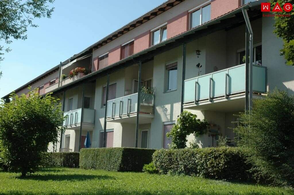 Möblierte Südseitige 3 Raumwhg. mit Balkon