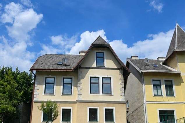 Stadthaus im Herzen von Klosterneuburg – renovierungsbedürftig mit großem Potenzial (aktuell 2 Wohneinheiten - bis zu 6 Wohneinheiten möglich), Haus-kauf, 869.000,€, 3400 Tulln