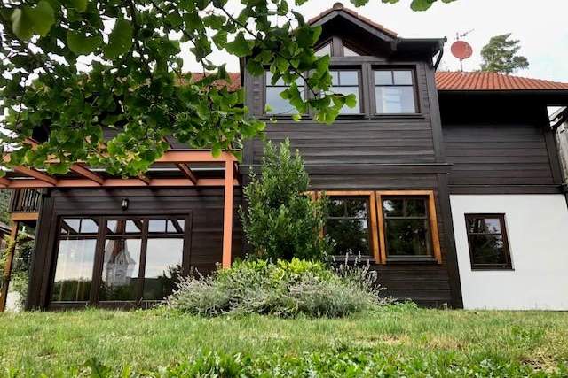 TRAUMHAFTES MIETHAUS MIT POOL AM SÜDHANG VON MARIA GUGGING FÜR GARTEN- UND NATURLIEBHABER IM NAHBEREICH VON WIEN, Haus-miete, 2.450,00,€, 3400 Tulln