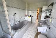 Landsitz in unmittelbarer Nähe zu Steyr mit großem Garten, Pool, Doppelgarage und Carport