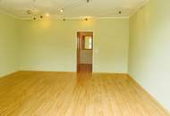 "Lebensqualität im Zentrum – helle 2-Zimmer-Wohnung mit Süd-West-Balkon!"