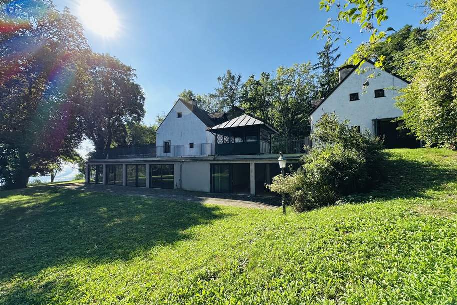 Ca. 3000 m² weitläufiges und stilvoll gestaltetes Gartenareal mit Terrassen, Pavillon und exklusiven Rückzugsbereichen – ideale Kulisse für Events, Kundentermine oder Outdoor-Inszenierungen., Haus-miete, 6.790,00,€, 1190 Wien 19., Döbling