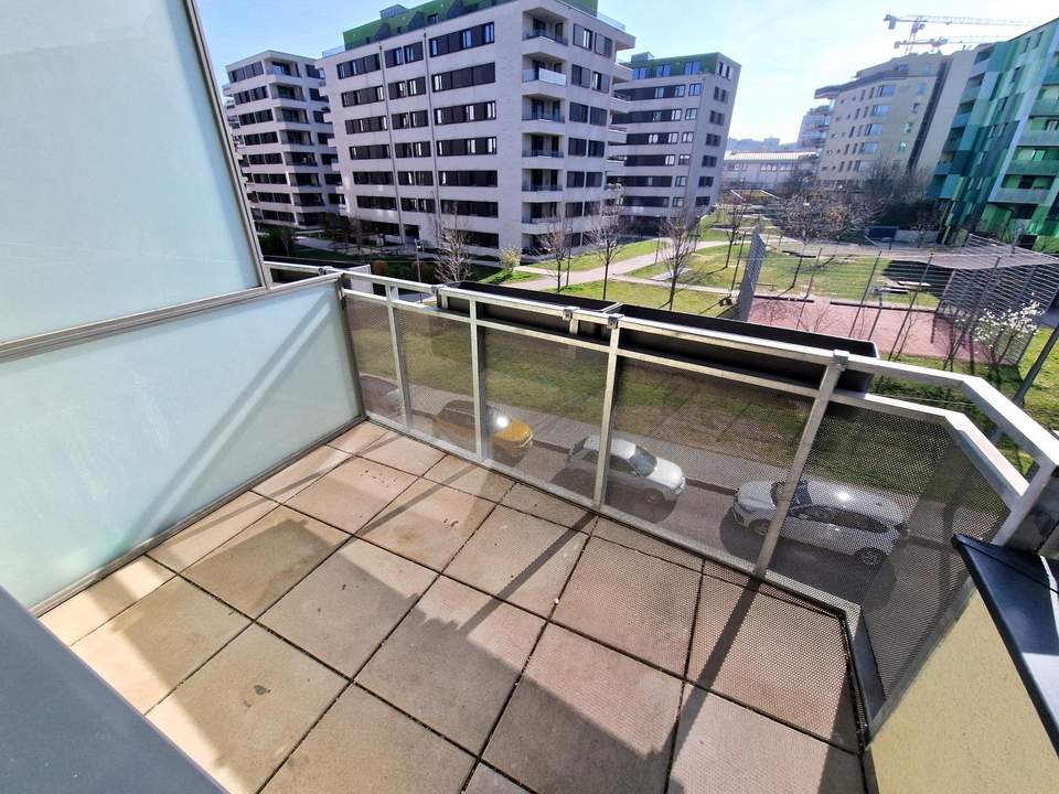 Modern und sonnig - Balkon mit Süd-Ausrichtung und elektr. Außenjalousien - 3.OG