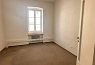 Helle Bürofläche mit Nutzungsflexibilität im Zentrum