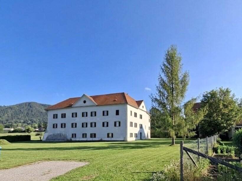 Geschichtsträchtige Schlossanlage mit historischer, beeindruckender Substanz