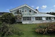 Sehr großes Einfamilienhaus mit Hallenbad/Schwimmbad, Massage-Badewannen, für eine größere Familie oder Paare, die sehr viel Bewegungsspielraum lieben.