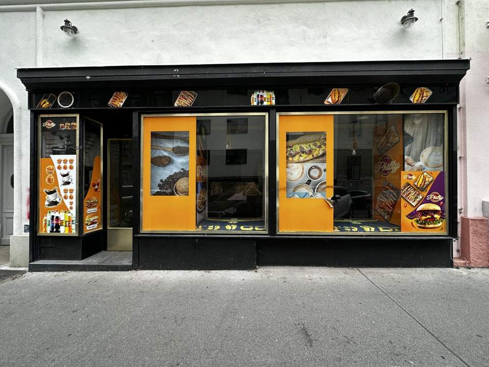 Vielseitig nutzbare Gewerbefläche mit straßenseitigem Ladenlokal