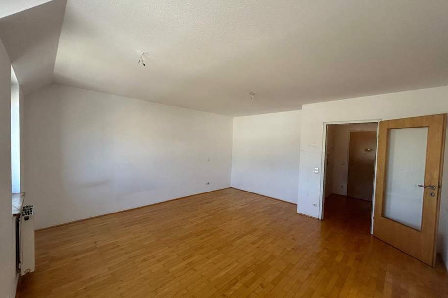 Charmante 1-Zimmer-Dachgeschosswohnung im 13. Bezirk!, Wohnung-miete, 661,91,€, 1130 Wien 13., Hietzing