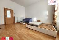 *Tolle Lage am Augarten* Sanierungsbedürftige Altbau-Erdgeschosswohnung