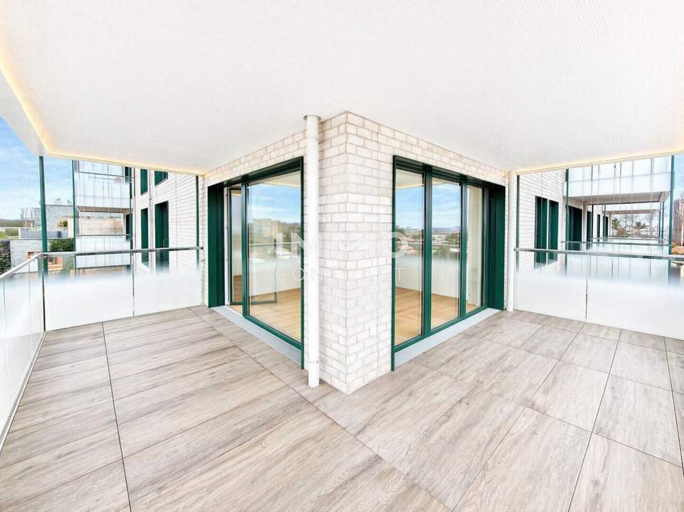Provisionsfreie Traumwohnung mit großem Balkon in beeindruckender Gartenoase