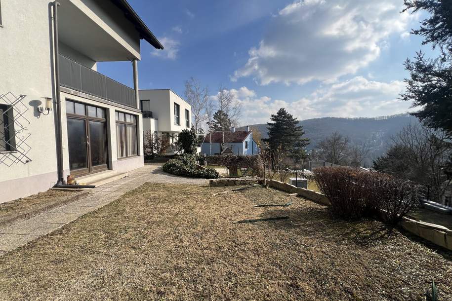 TRAUMAUSSICHT! Eingebettet in der schönsten Aussicht des Ölbergs! Sonniges Einfamilienhaus mit 2 Wohneinheiten und unverbaubarem Fernblick!, Haus-kauf, 945.000,€, 3400 Tulln
