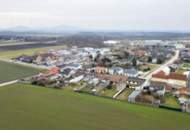 NEUER PREIS !! Sehr großes Haus im Herzen von Lassee!