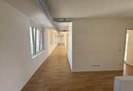 Großzügiges Büro im DG - Inklusive privater Terrasse!