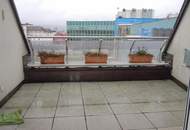 Tolle Penthouse-Maisonette-Wohnung mit Balkon und Terrasse