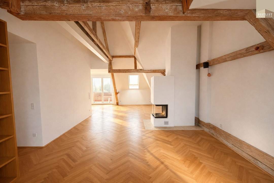 Exklusive Dachgeschoßwohnung mit Galerie, Terrassen und Blick zum Anninger