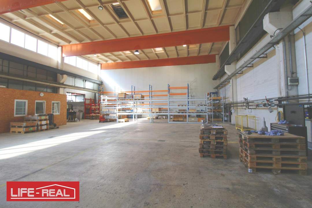 Vielseitige nutzbare Produktions- oder Lagerhalle in Laakirchen