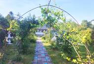 Entzückendes komplett saniertes Kleingartenhaus auf Eigengrund mit wunderbarem Garten in Ruhelage