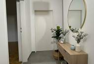 Sanierte Familienwohnung vereint höchsten Wohnkomfort mit einer entspannten Grünlage und herrlichem Ausblick! Freuen Sie sich auf ein durchdachtes, flexibles Raumkonzept – perfekt für modernes Wohnen. Jetzt dank KI-Visualisierung realitätsnah erleben!