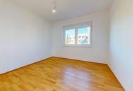 Provisionsfrei! Wo Licht und Leben ein Zuhause finden – 3-Zimmer-Wohnung im 1. OG mit Südostbalkon