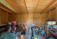 kleiner, neuwertiger Bungalow mit einzigartiger Steingartengestaltung und Naturteich