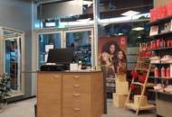 Moderner, komplett ausgestatteter Friseursalon