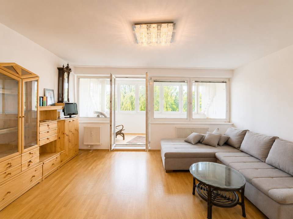 NEUER PREIS - Helle, freundliche Wohnung mit Loggia