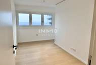 Commission-free - U1 Donauinsel: Danube Luxury: A Rare 151 m² Designer Residence