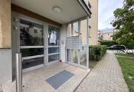 Großzügige und helle 2 Zimmer Wohnung im Dachgeschoss | ca. 63 m² | Klimaanlage | zzgl. PKW-Stellplatz | Friedrich Schiller-Straße