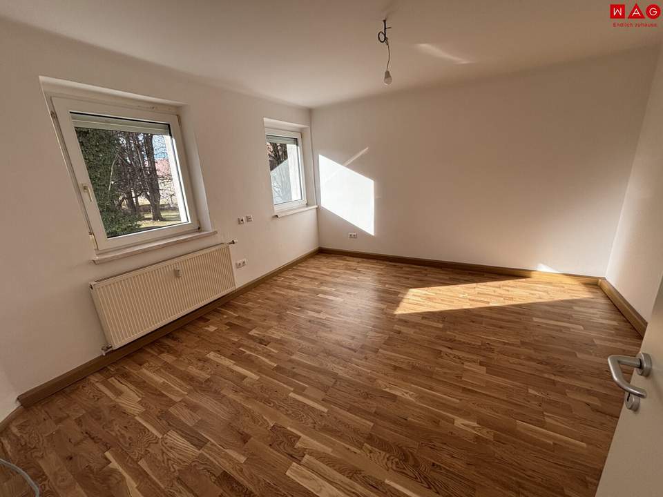Minimaler Preis für maximalen Komfort: hochwertig sanierte Singlewohnung begeistert mit sonniger Raumaufteilung und herrlich ruhiger Grünlage am Stadtrand von Steyr!
